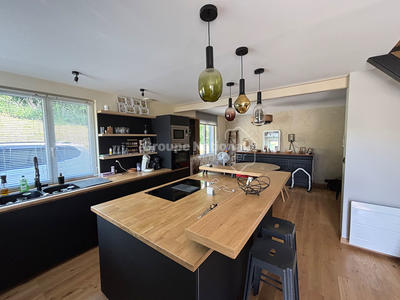 Maison - 81 m² - 5 pièces