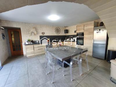 Maison - 241 m² - 7 pièces