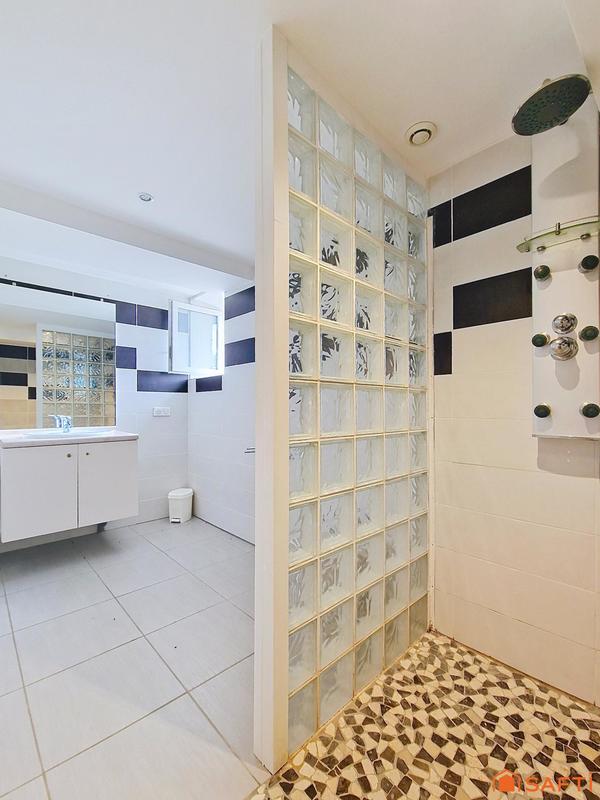 Maison de village - 310 m² - 8 pièces