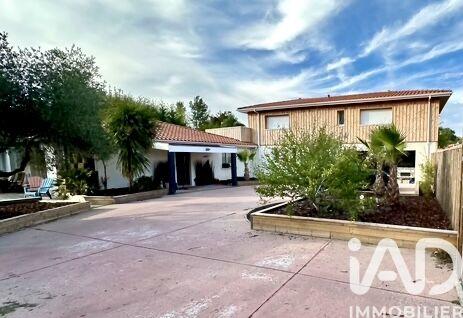 Maison - 270 m² - 8 pièces