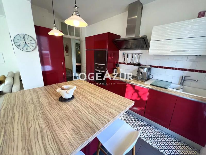 Appartement - 82 m² - 3 pièces