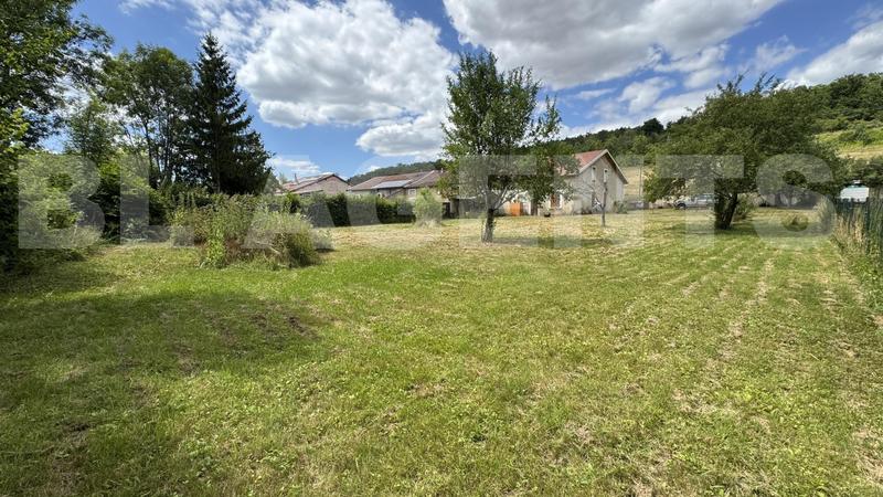 Grange - 200 m² - 2 pièces