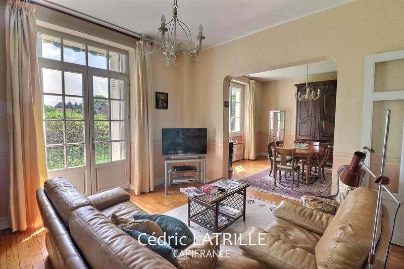 Maison - 200 m² - 8 pièces