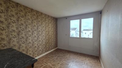 Appartement ancien - 87 m² - 5 pièces