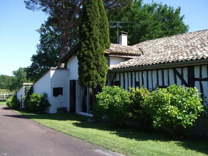 Propriété - 211 m² - 6 pièces