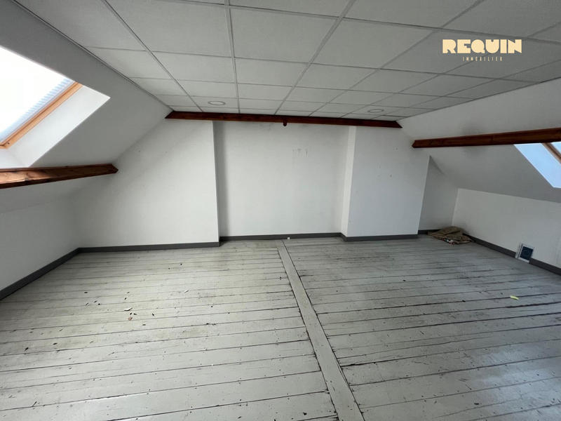 Maison - 385 m² - 13 pièces