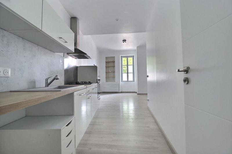 Immeuble - 150 m² - 9 pièces
