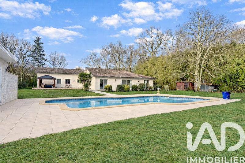 Maison - 206 m² - 8 pièces