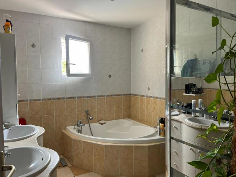 Maison - 143 m² - 4 pièces