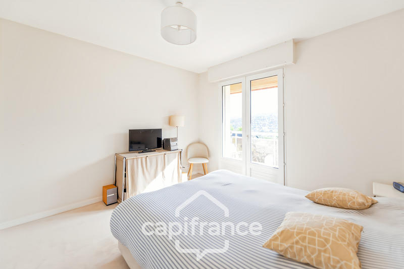 Maison - 211 m² - 10 pièces