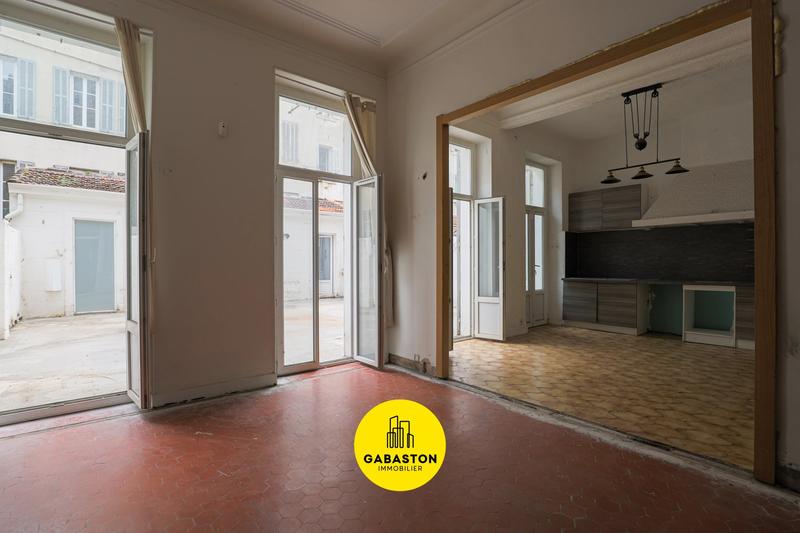 Appartement - 105 m² - 5 pièces