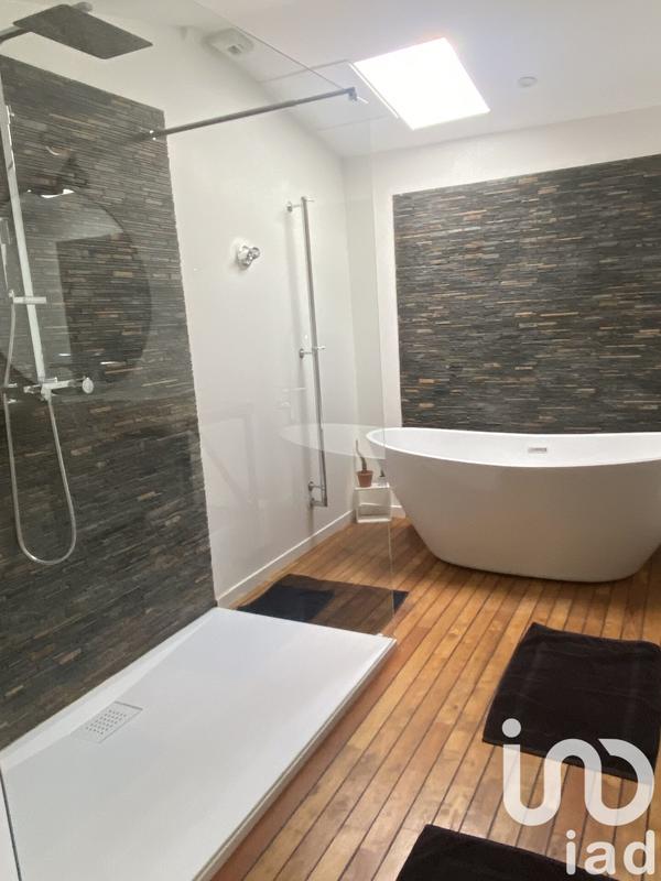 Maison - 435 m² - 11 pièces