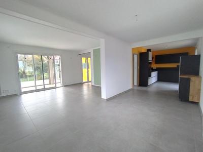 Maison - 171 m² - 6 pièces