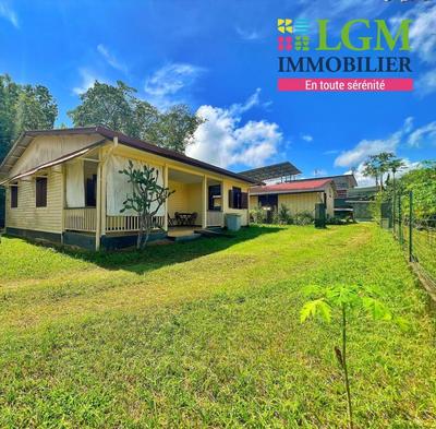 Maison - 180 m² - 8 pièces