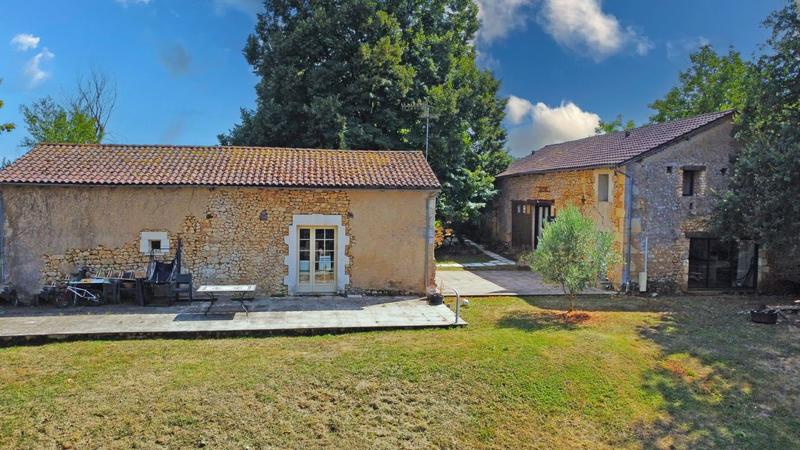 Maison en pierre - 228 m² - 8 pièces