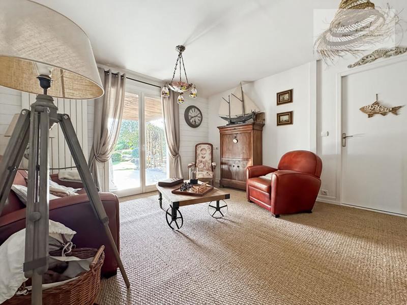 Maison - 217 m² - 7 pièces