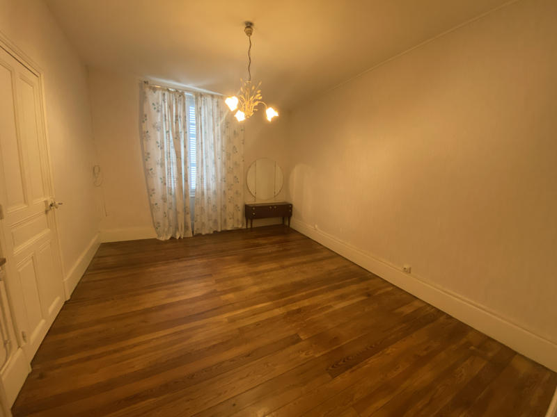 Maison - 121 m² - 7 pièces