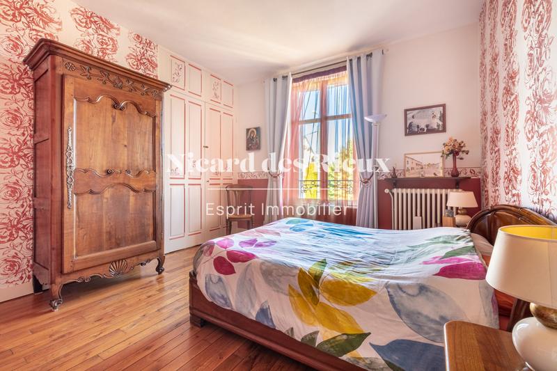 Maison - 180 m² - 8 pièces