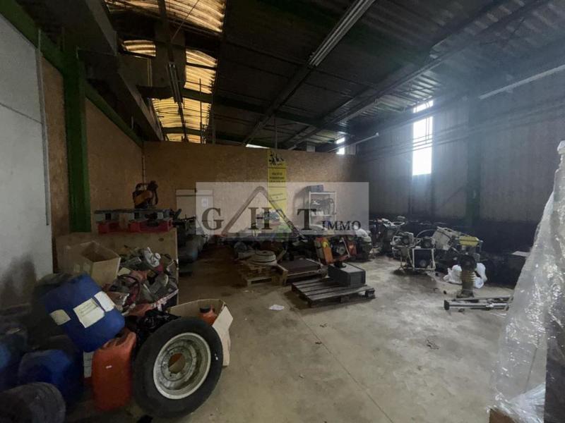 Entrepôt - 3 100 m²