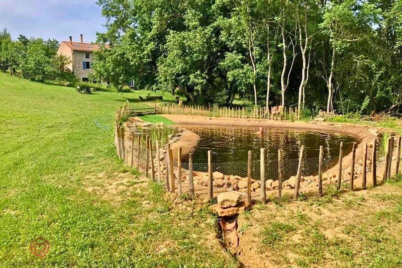 Propriété - 251 m² - 6 pièces