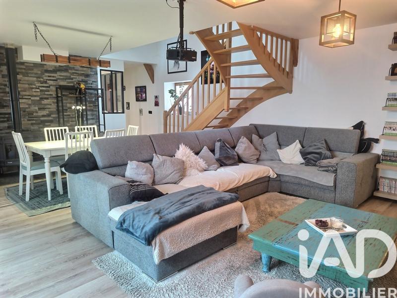 Maison - 200 m² - 8 pièces