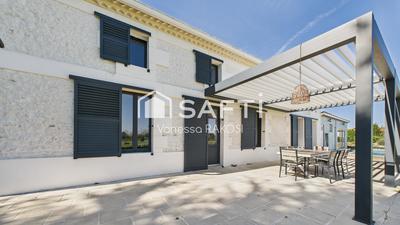 Maison - 265 m² - 8 pièces