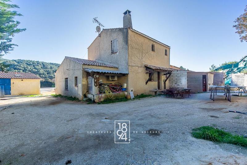 Maison - 122 m² - 5 pièces