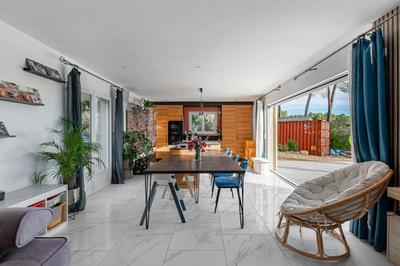 Maison - 187 m² - 10 pièces