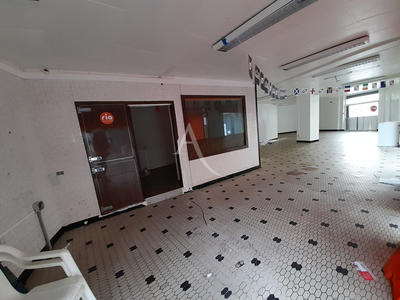 Local commercial - 206 m²
