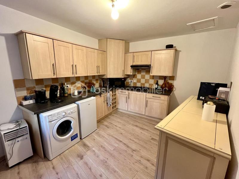 Local commercial - 328 m² - 10 pièces