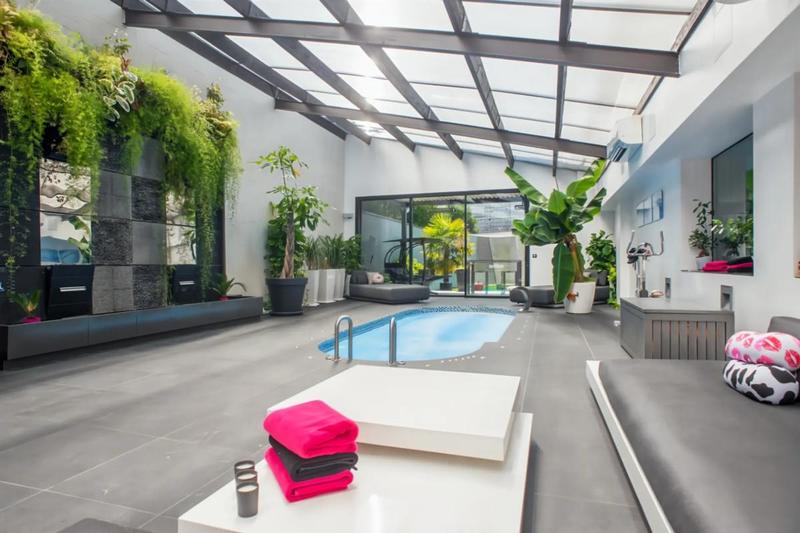 Demeure - 390 m² - 10 pièces