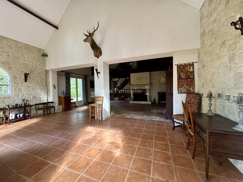 Maison - 232 m² - 8 pièces