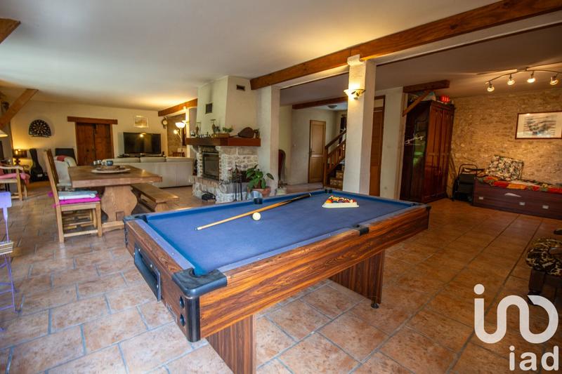 Maison - 240 m² - 6 pièces