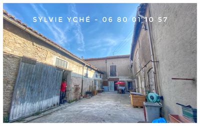 Maison - 530 m² - 5 pièces