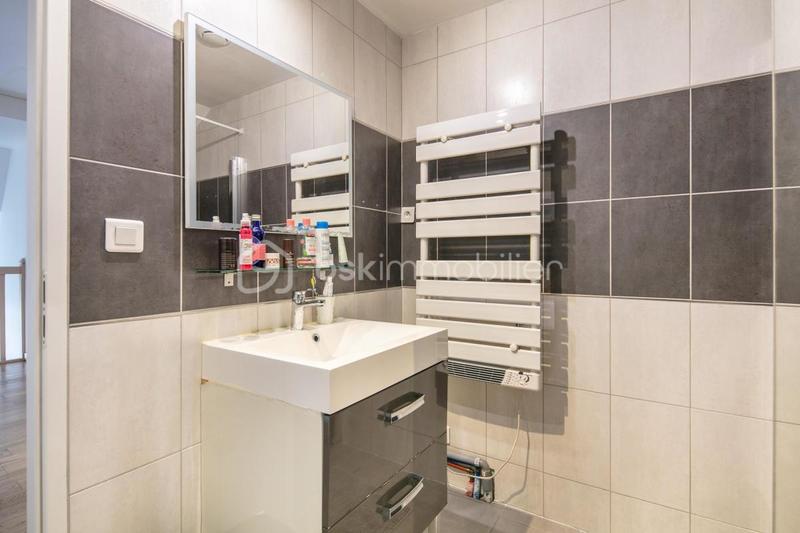 Maison - 189 m² - 5 pièces