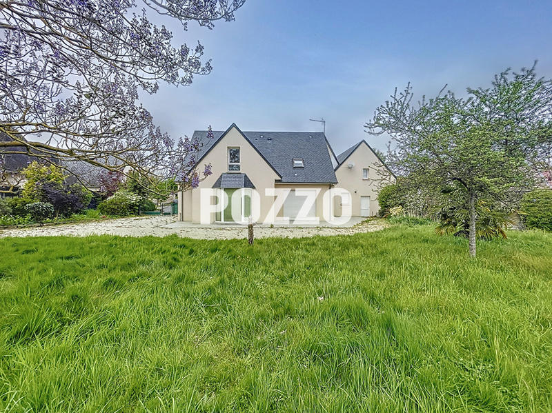 Maison - 180 m² - 8 pièces