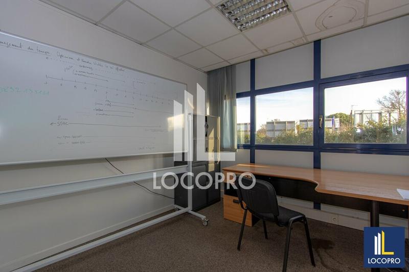 Bureau - 183 m²