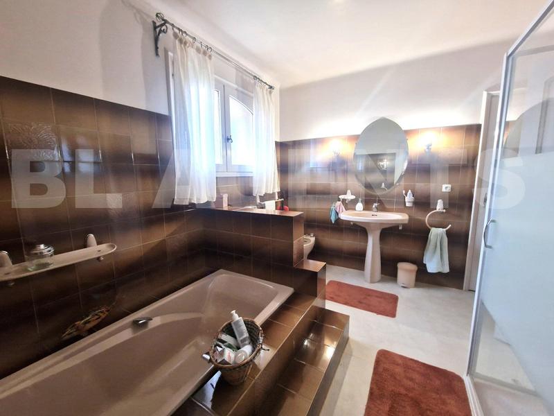 Maison - 175 m² - 6 pièces