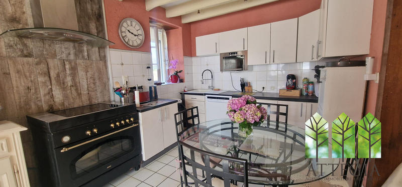 Maison ancienne - 143 m² - 8 pièces