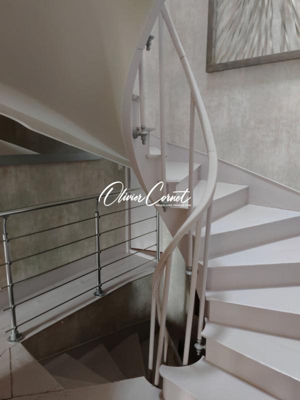 Maison - 209 m² - 6 pièces