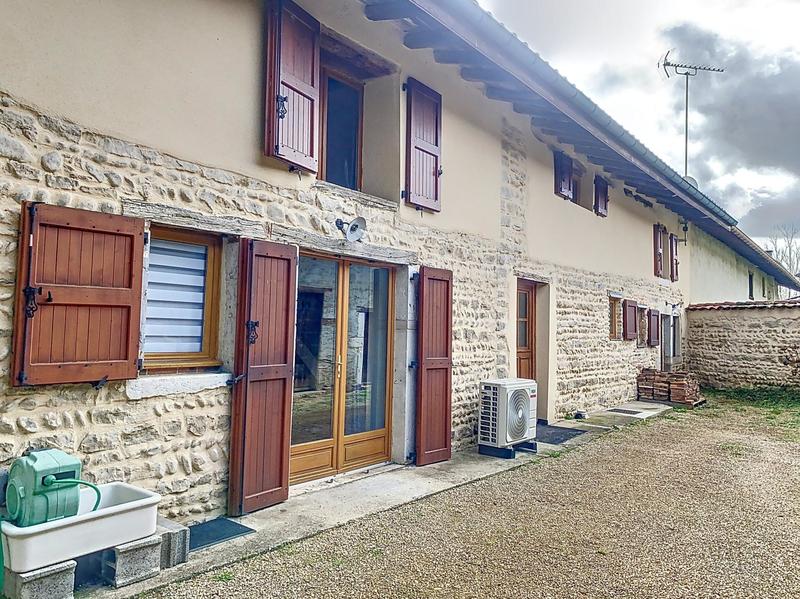 Maison - 220 m² - 5 pièces