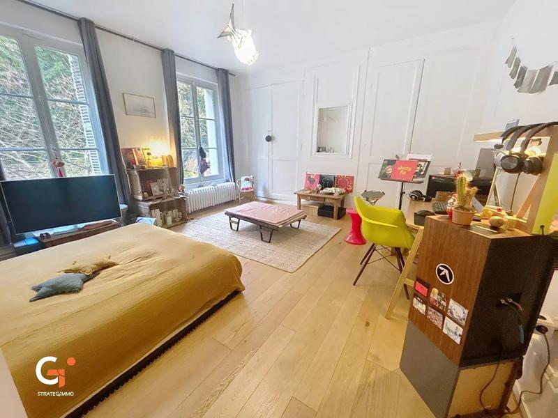 Propriété - 365 m² - 12 pièces