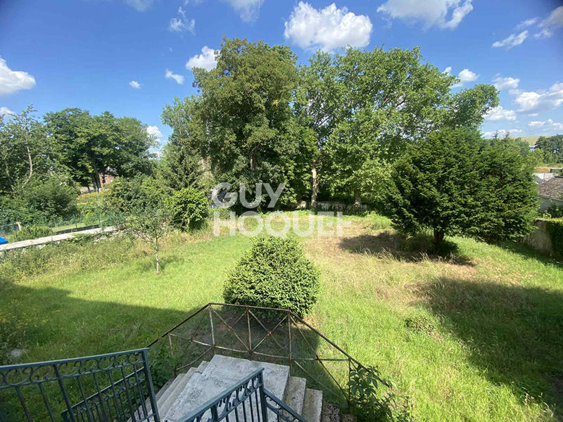 Maison - 240 m² - 12 pièces