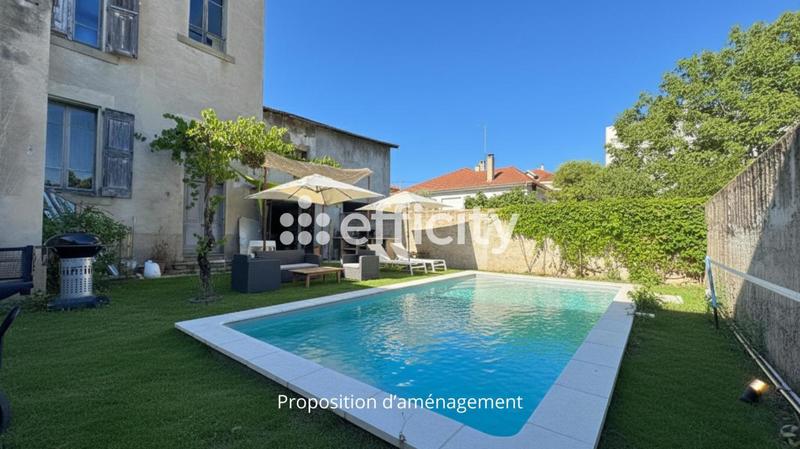 Maison - 213 m² - 10 pièces