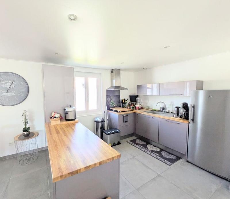 Maison - 92 m² - 5 pièces