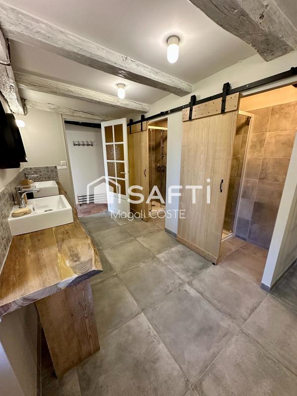 Maison - 440 m² - 12 pièces