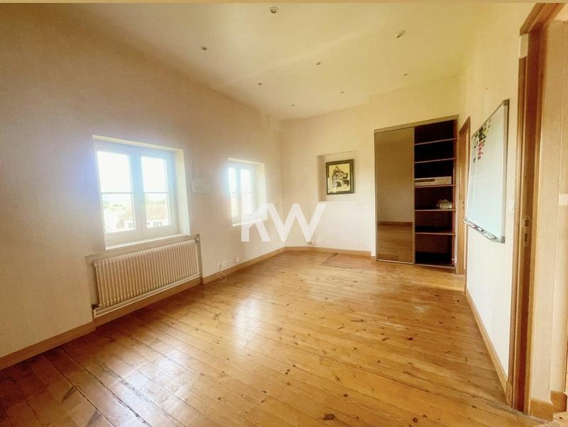 Maison - 240 m² - 9 pièces