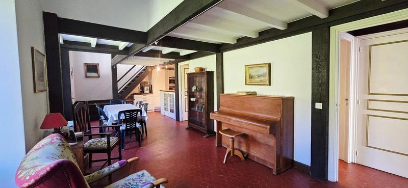 Maison - 237 m² - 6 pièces