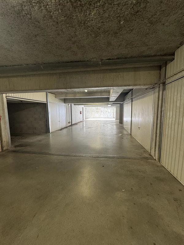 Parking / Garage - 25 m²