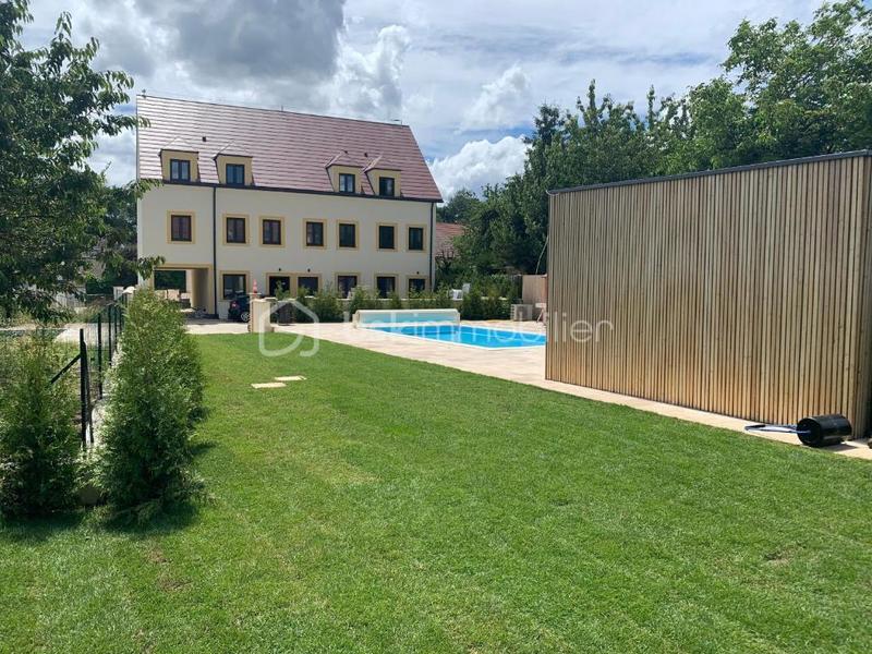 Villa - 376 m² - 16 pièces